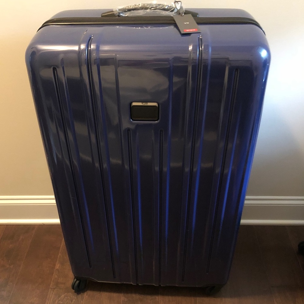 Tumi V3 Hard sided luggage